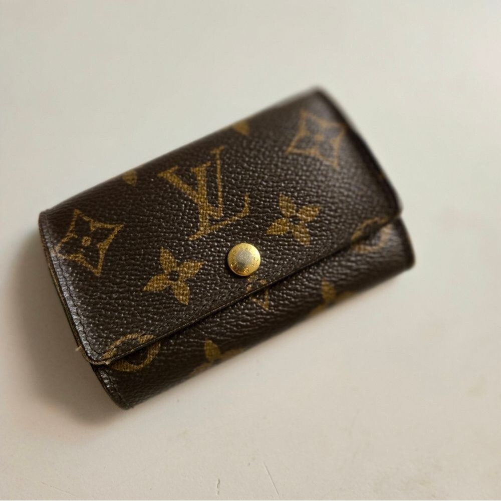 Louis Vuitton Monogram 6 Key holder